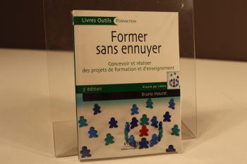 Former sans ennuyer : concevoir et réaliser des projets de formation et d'enseignement 